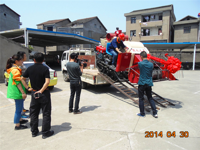 湖北雙利收割機(jī) 湖北糧食烘干機(jī)