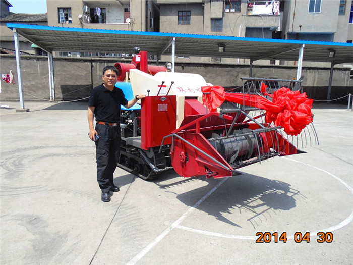 湖北雙利收割機(jī) 湖北糧食烘干機(jī)